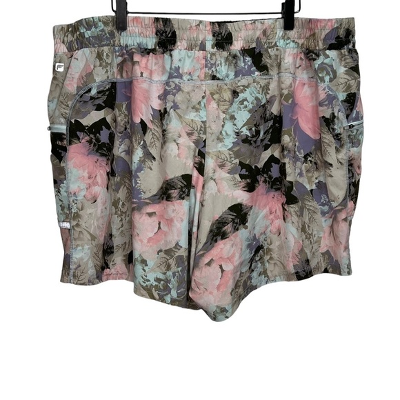 Fabletics Maggie Shorts Secret Garden Print Size 3x - Picture 3 of 8